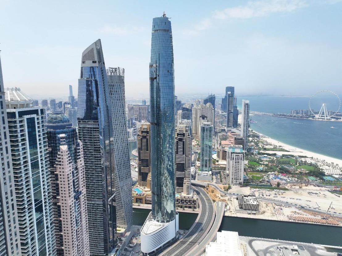 圖中最高建筑即為迪拜藍(lán)天酒店。中鐵十八局供圖