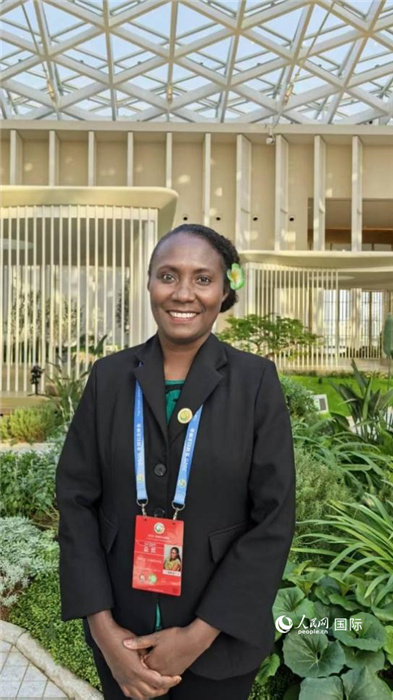 所羅門群島婦女、青年、兒童與家庭事務(wù)部新聞發(fā)言人尼祿·凡科莎接受人民網(wǎng)采訪。 人民網(wǎng) 吳詩敏攝