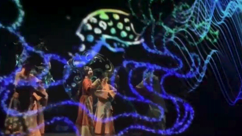 馬王堆復(fù)原動態(tài)展《一念·辛追夢》以多媒體視覺影像，為觀眾提供沉浸式視聽感受。