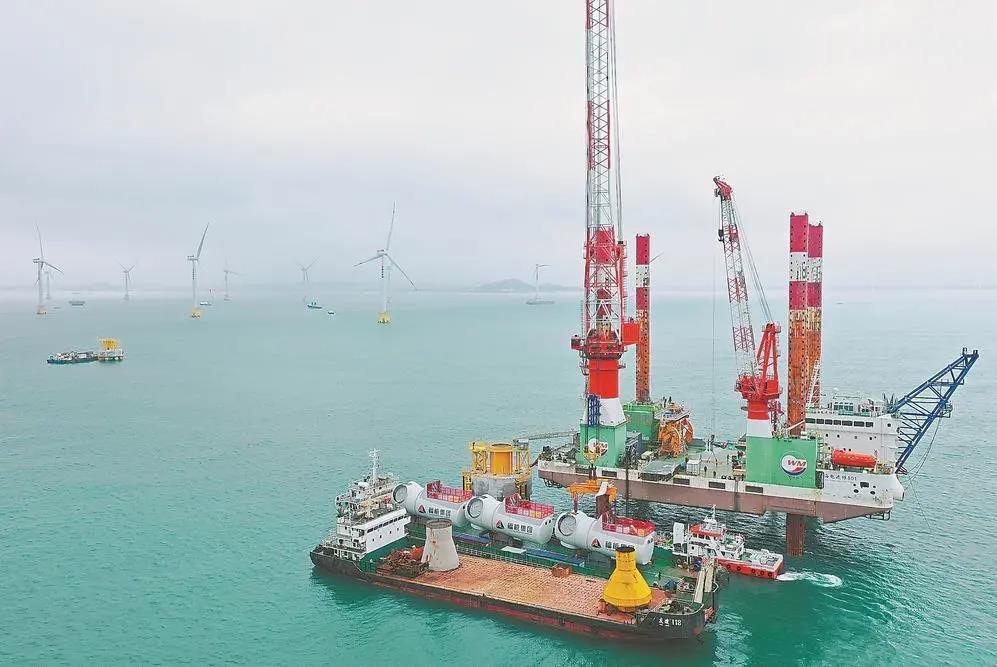 福能集團(tuán)曾是“一煤獨大”的老國企，近年來積極轉(zhuǎn)型，布局新能源、新材料、醫(yī)療健康等領(lǐng)域。圖為福能集團(tuán)三川海上風(fēng)電項目。（資料圖片）