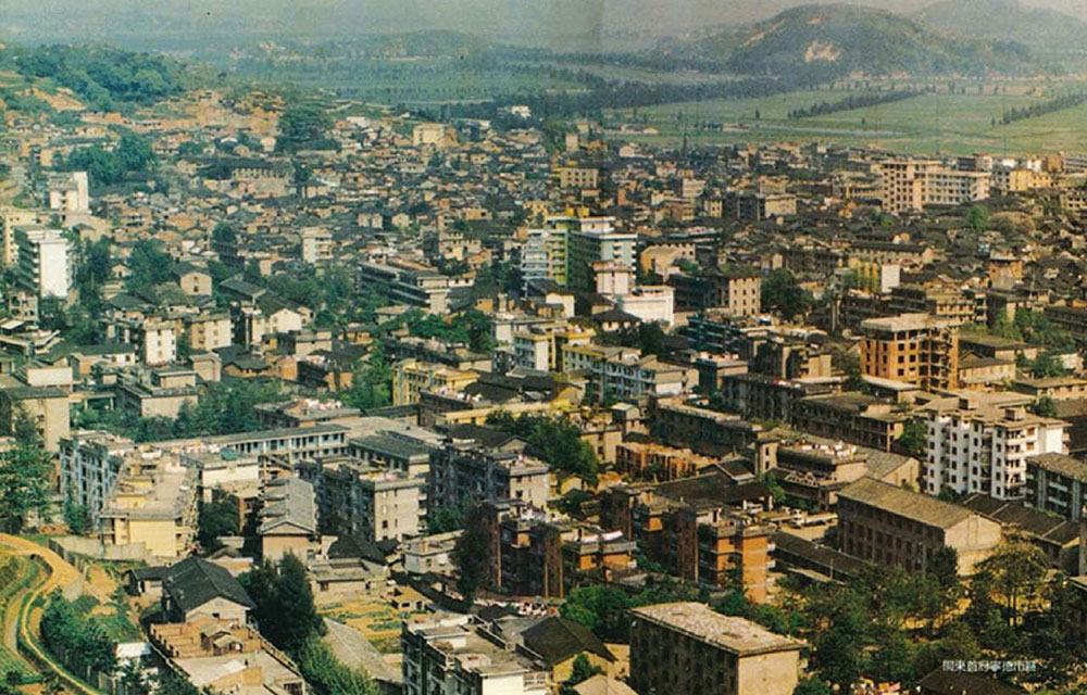 1988年寧德城區(qū)風貌。（圖源：《習近平在寧德》）