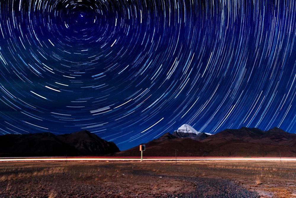 星垂平野闊。貢覺(jué)群培攝