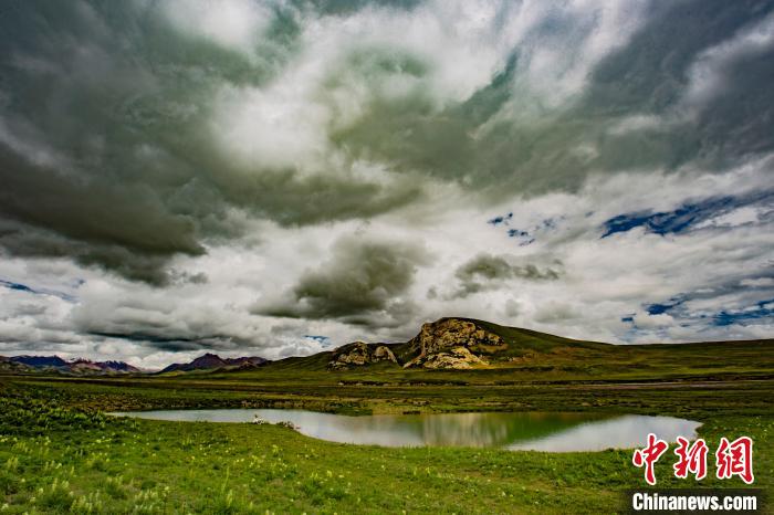 風(fēng)景如畫瀾滄江源頭迎來(lái)最美時(shí)節(jié)