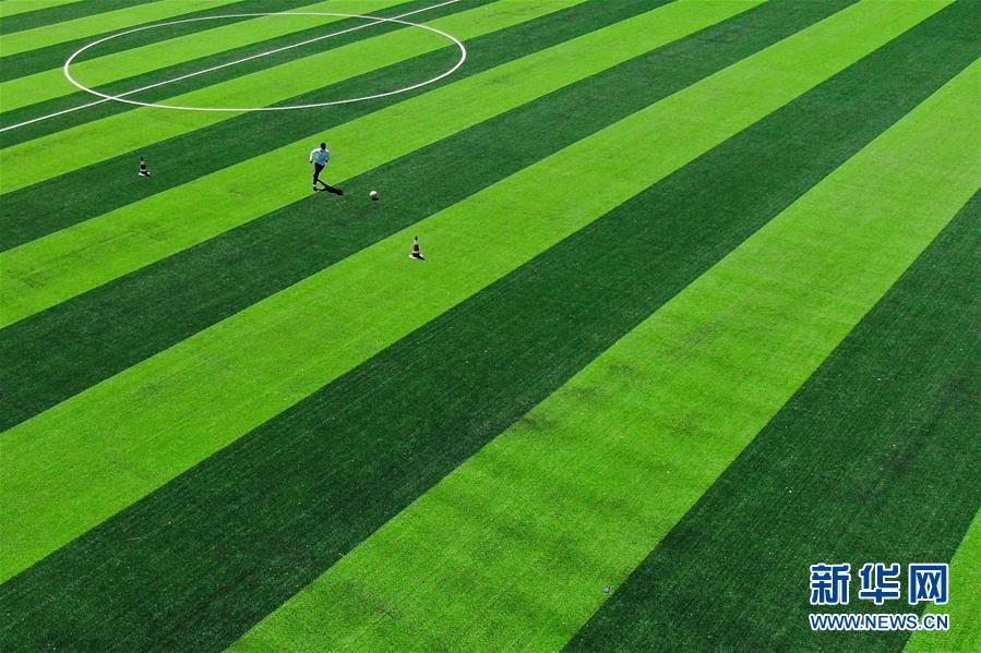 （走向我們的小康生活）（5）青?，敹啵狐S河源的幸福村