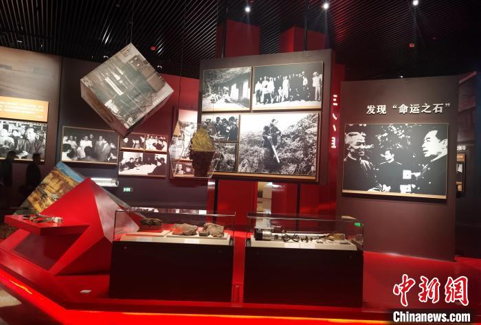 圖為紀(jì)念館內(nèi)部一角?！《∮衩?攝