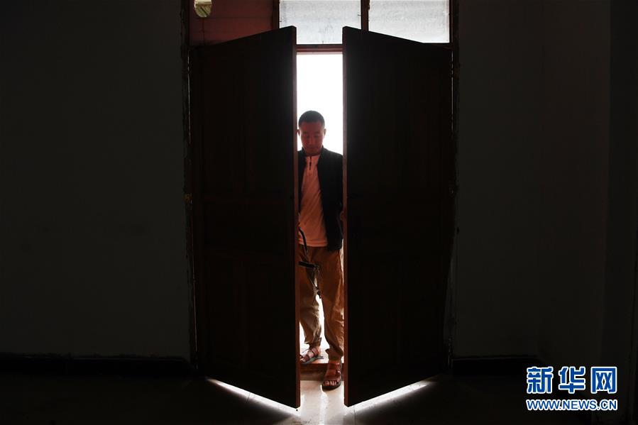 （新華全媒+）（10）千里“挪窩”，踏實開啟新生活