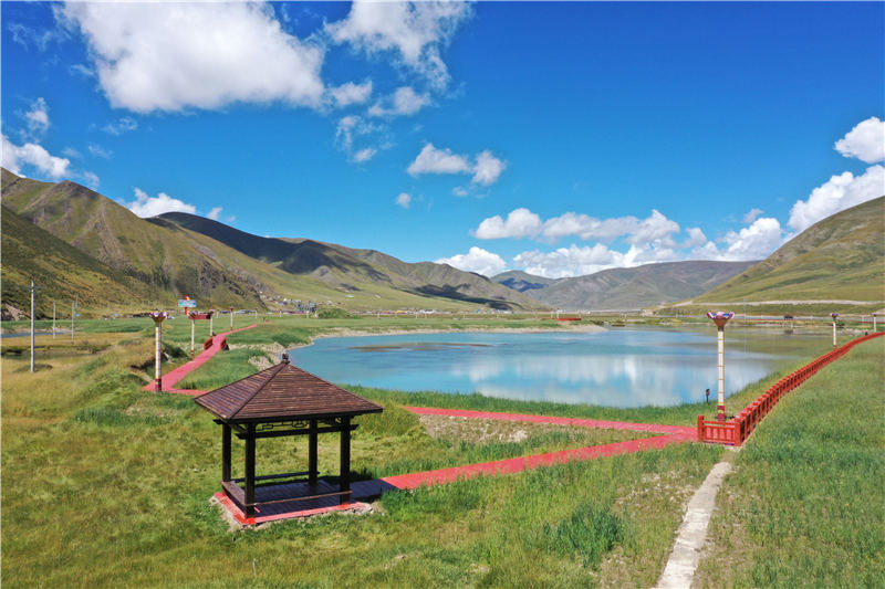 宜牛二村砂場(chǎng)生態(tài)修復(fù)后狀況。甘孜州石渠生態(tài)環(huán)境局供圖