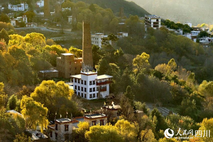 丹巴美景。李永安攝