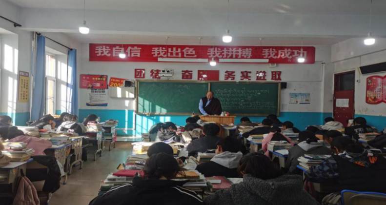 青?，斍撸寒惖剞k班讓孩子享受優(yōu)質(zhì)教育