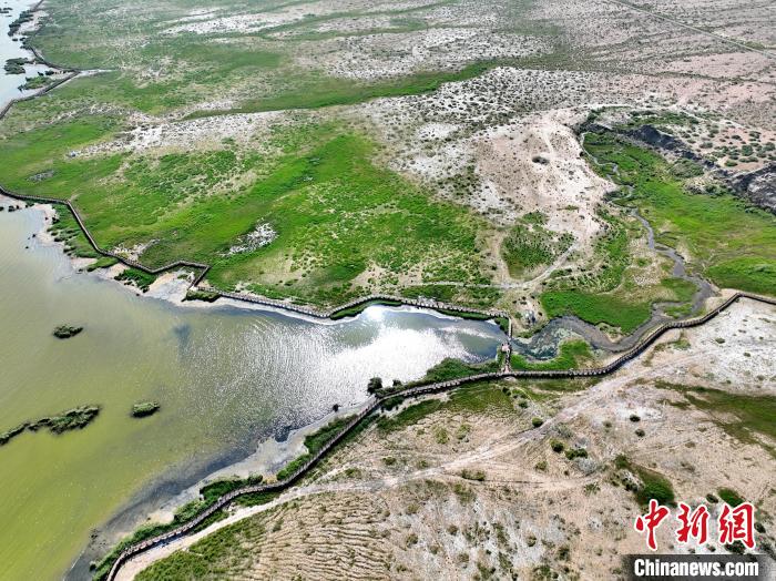 圖為航拍都蘭湖國家濕地公園?！∑钤鲚?攝