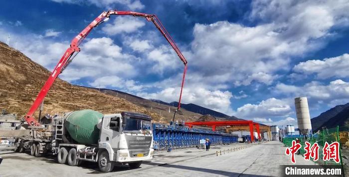 T梁發(fā)運現(xiàn)場?！≈需F八局 供圖