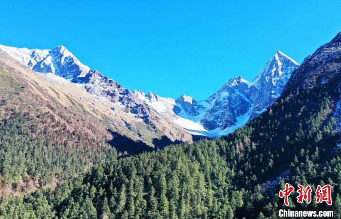 畢棚溝景區(qū)風光。　安源 攝