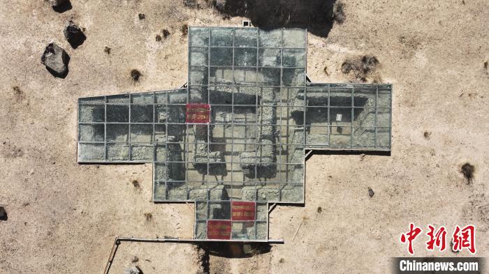 圖為被稱為“九層妖塔”的熱水墓群一號(hào)大墓?！●R銘言 攝