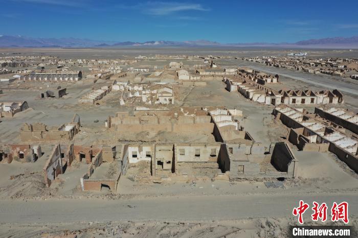 航拍青海省海西蒙古族藏族自治州茫崖市冷湖石油工業(yè)遺址保護(hù)區(qū)?！●R銘言 攝