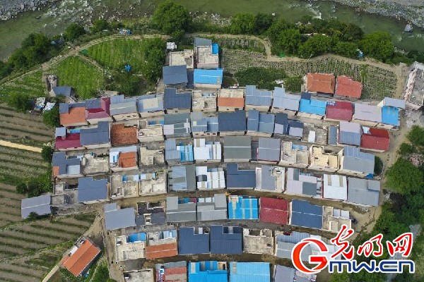 我們的家園｜小蘋果帶動(dòng)大產(chǎn)業(yè)，帶你看看這座阿壩州小村的鄉(xiāng)村振興新模式