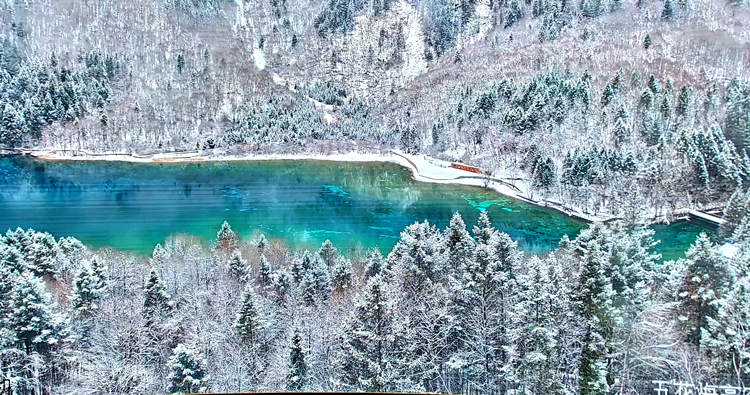 雪景中的五花海。九管局供圖