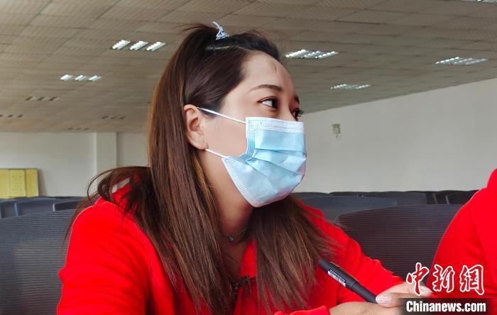 圖為西藏自治區(qū)運(yùn)動員聽培訓(xùn)講座?！∝暽＠?攝