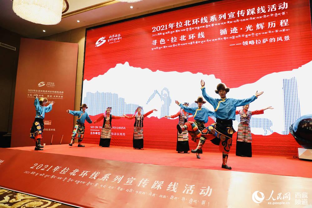 文藝表演。人民網 次仁羅布攝