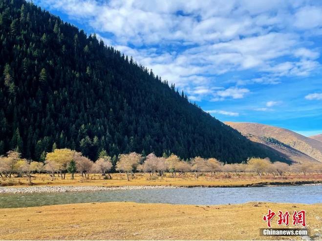 資料圖：西藏類烏齊秋日風(fēng)光。冉文娟 攝