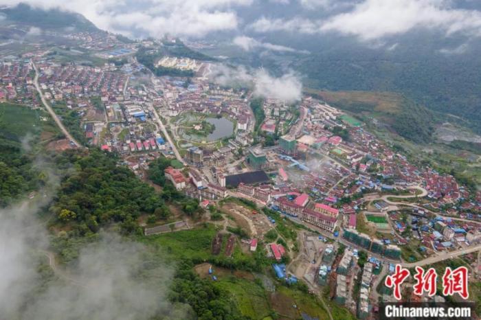 墨脫縣城全貌。(無人機(jī)畫面)