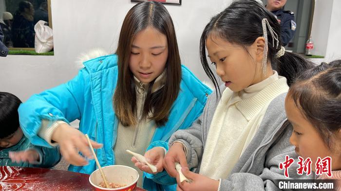 西藏戍邊民警：一想到孩子，心就瞬間柔軟了