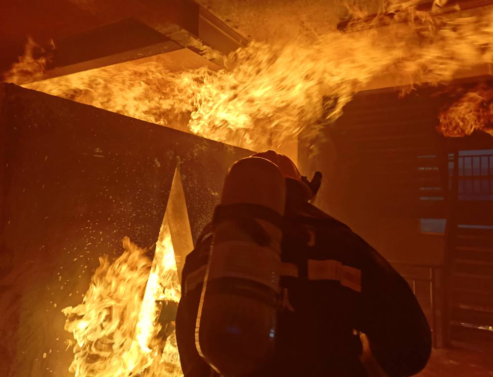 畫面“燃爆”。