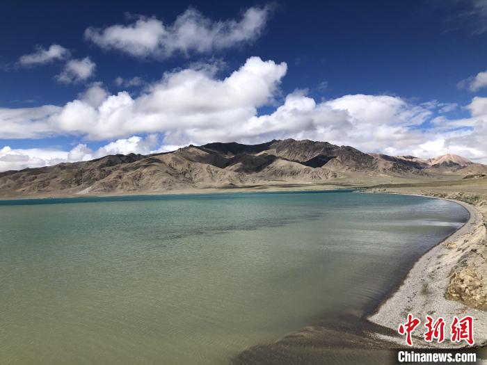 西藏阿里的高原湖泊別若錯(cuò)(又稱(chēng)別若則錯(cuò))海拔約4470米?！?lt;a target='_blank' href='/'><p  align=