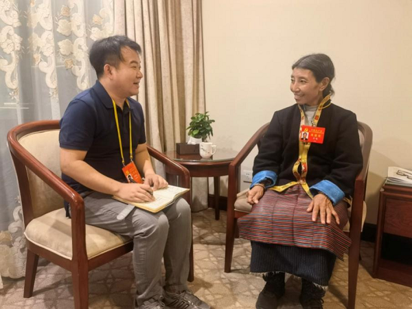 【記者手記Vlog】“守邊的‘阿佳’，您還好嗎”——記者與卓嘎代表再相遇