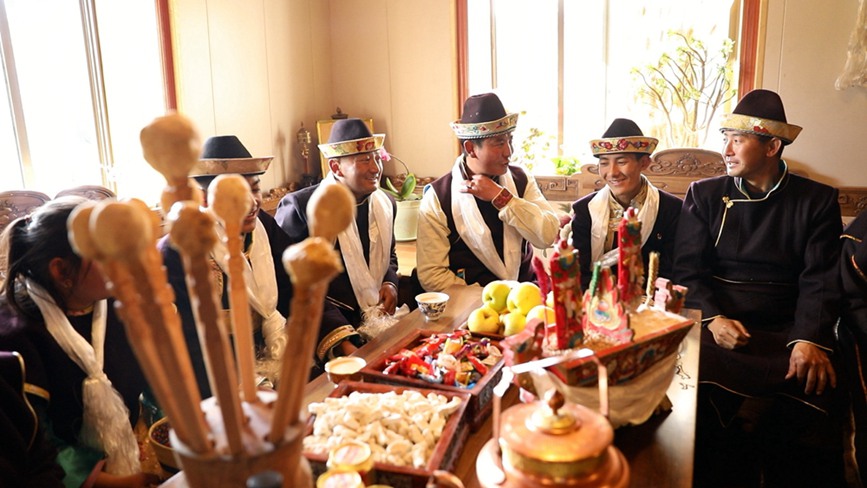 齊聚一堂，迎“古突”之夜。