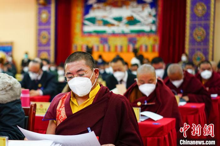 圖為宗教界委員參會(huì)建言資政?！〗w波 攝