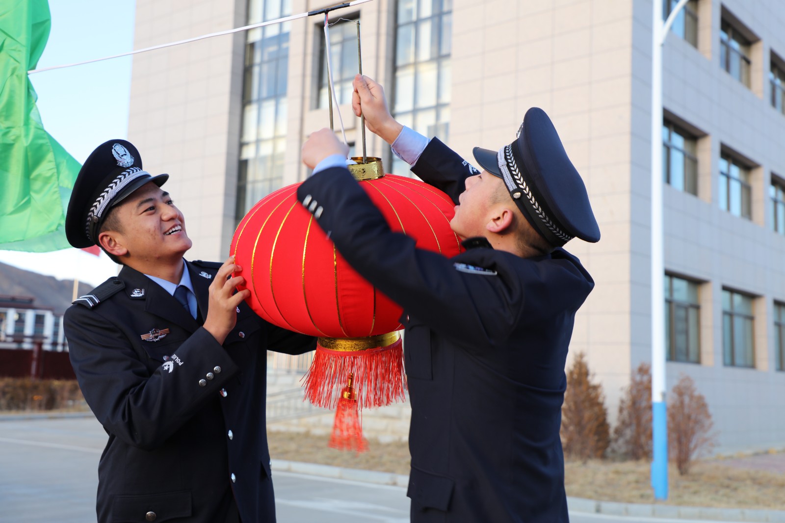 （要聞 新媒體）雪域邊關(guān)的他們，是歸途的(4189296)-20230122091651.jpg