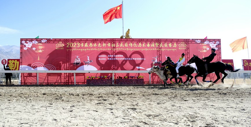 藏歷新年，精彩的馬術(shù)表演。潘多攝