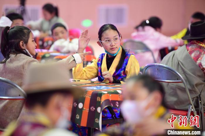 圖為比賽現(xiàn)場?！∝暩聛硭?攝