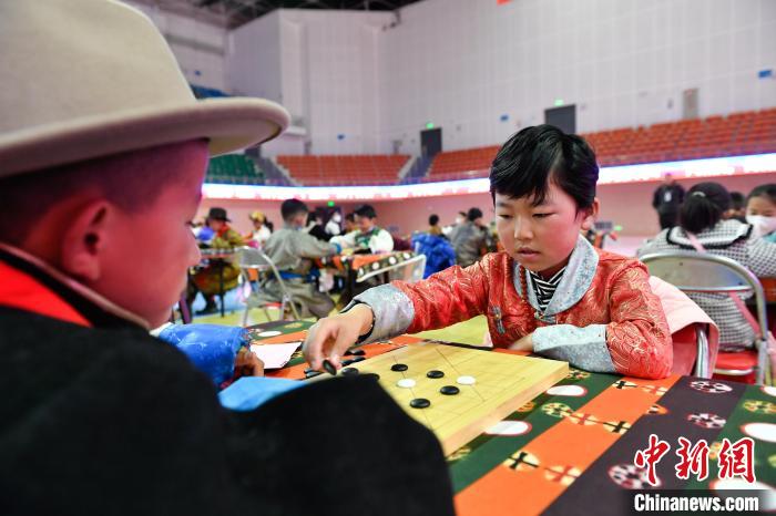 圖為比賽現(xiàn)場?！∝暩聛硭?攝