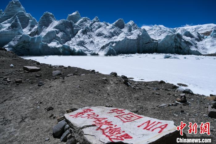 普瑪江塘邊境派出所民輔警巡邏標(biāo)記。　江飛波 攝