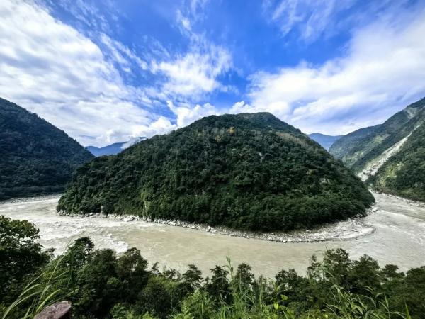 幾代建設(shè)者，歷經(jīng)半個多世紀(jì)完成！這是一條怎樣的公路？