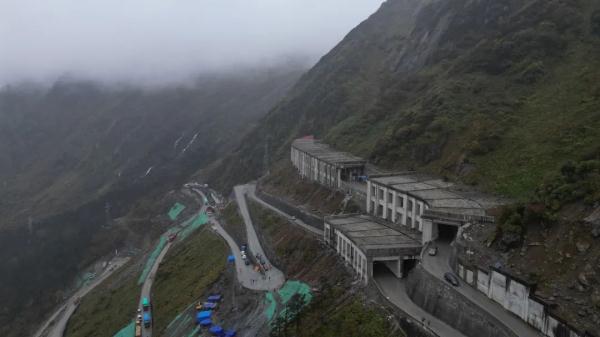 幾代建設(shè)者，歷經(jīng)半個多世紀(jì)完成！這是一條怎樣的公路？