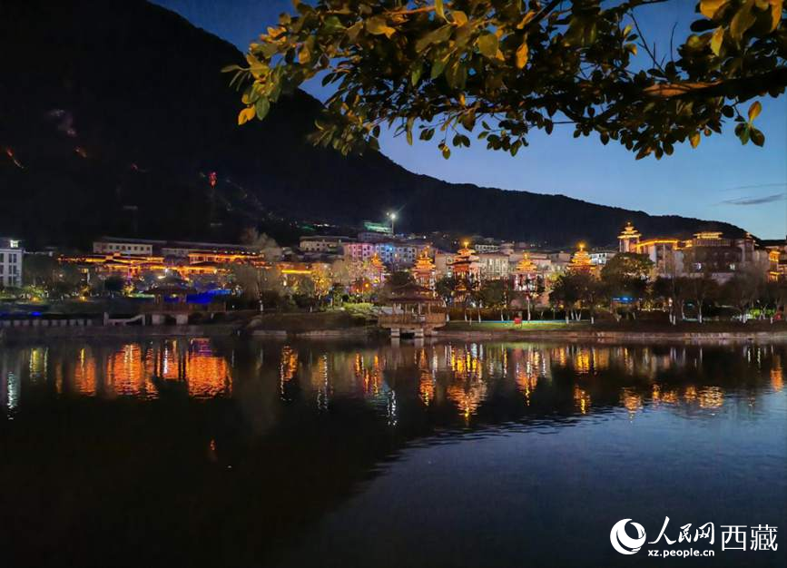 墨脫縣夜景。人民網(wǎng) 李海霞攝