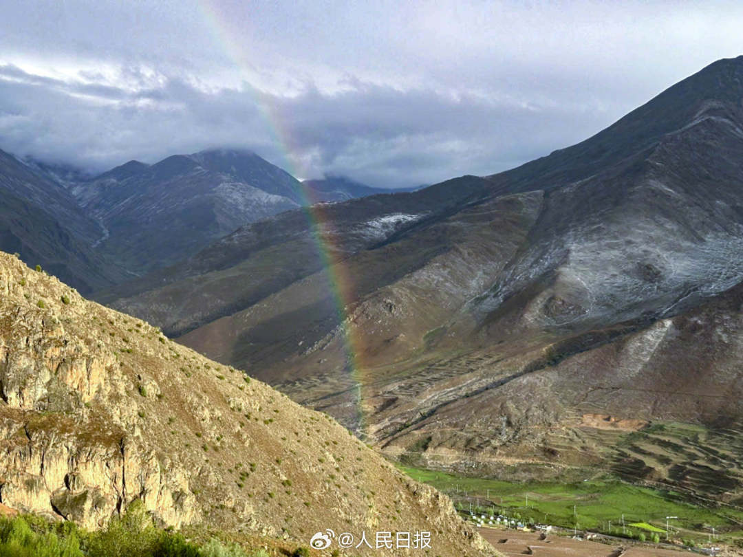 接好運！青藏高原現(xiàn)巨大彩虹橋