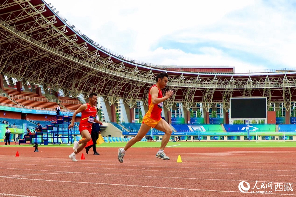 拉薩市群眾文化體育中心舉辦的田徑賽實況。