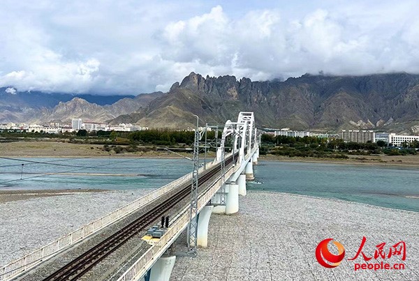 拉薩河特大橋。張敏穎 攝