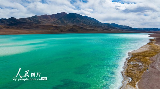 西藏阿里：色彩斑斕物瑪錯