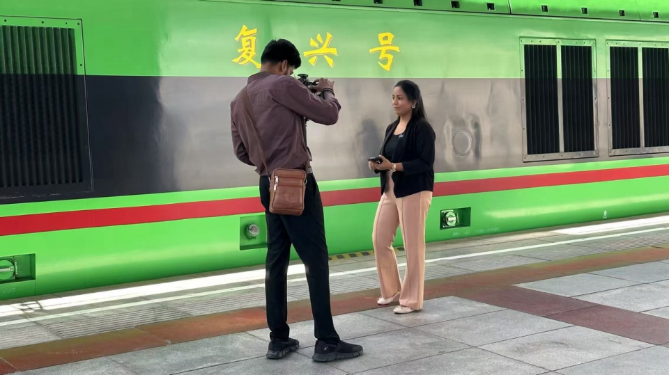 “中國在保護(hù)自然環(huán)境的同時(shí)實(shí)現(xiàn)了高度現(xiàn)代化！” ——多國記者眼中的現(xiàn)代西藏_fororder_圖片4