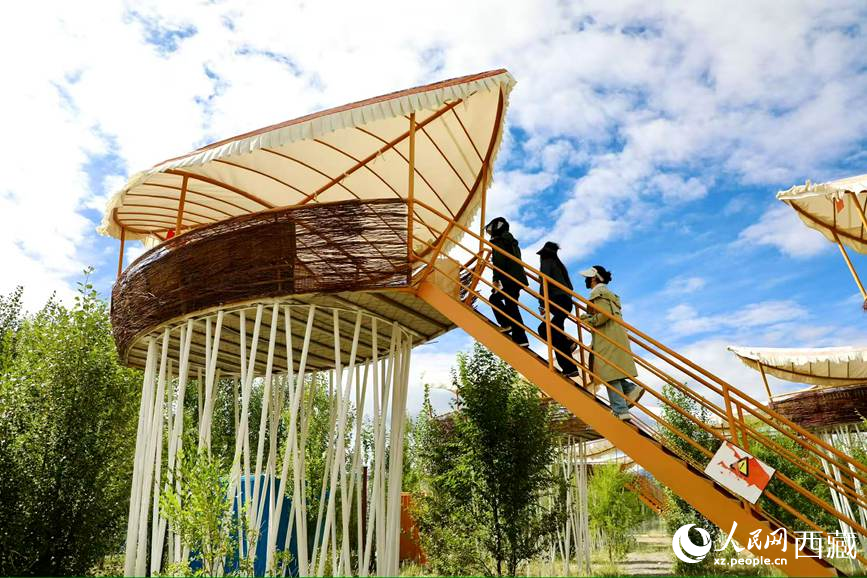 西普農(nóng)博園里的鳥巢餐廳。人民網(wǎng)記者 次仁羅布攝