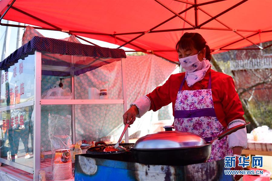 （全面建成小康社會“百城千縣萬村調(diào)研行”·圖文互動）（6）青?？柎澹骸肮夤鞔濉钡娜A麗轉(zhuǎn)身