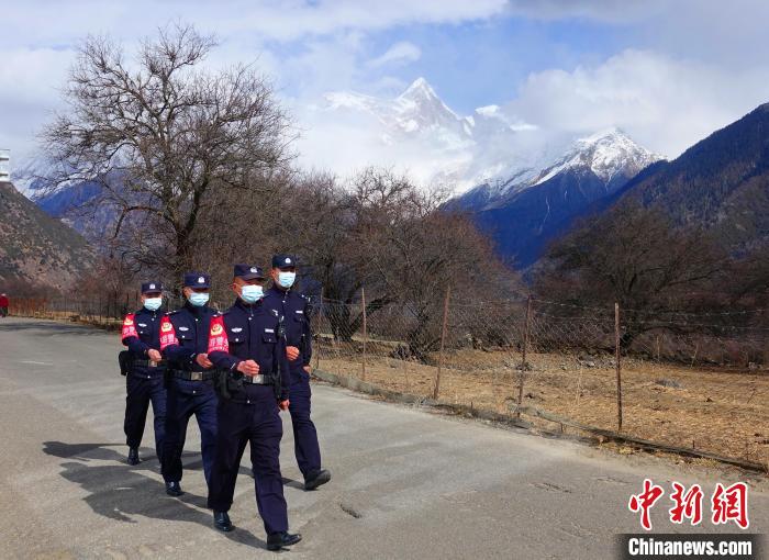 西藏林芝戍邊民警：為“你”翻山越嶺，卻無心看風(fēng)景