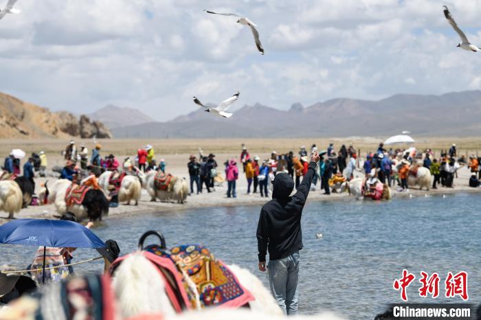 西藏納木錯景色壯美引游人