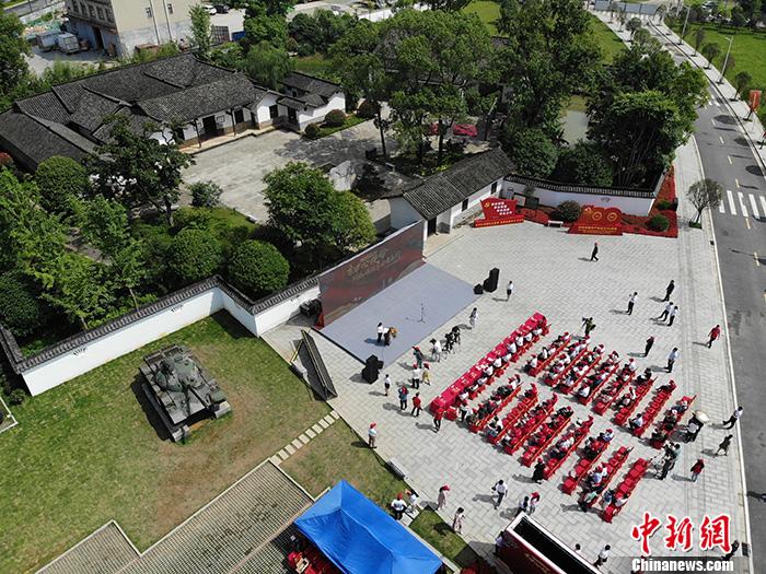 31日上午，“在這里讀懂初心使命——網(wǎng)絡(luò)媒體革命老區(qū)行”網(wǎng)絡(luò)主題采訪活動湖南站啟動儀式在長沙許光達(dá)故居舉行。<a target='_blank'  ><p  align=