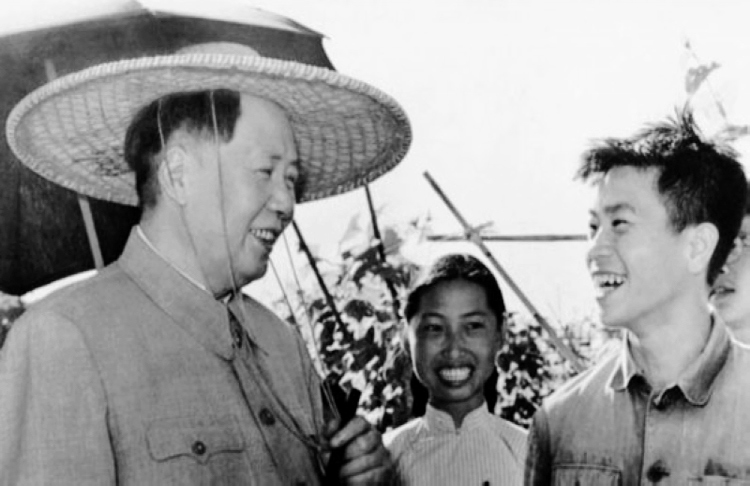 1958年，毛主席在廣東視察。
